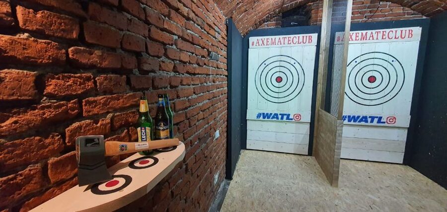 Kraków: Shurikens, Kunais, Knives, Tomahawks, Axes, Shooting - Tomahawk throwing: power plus accuracy