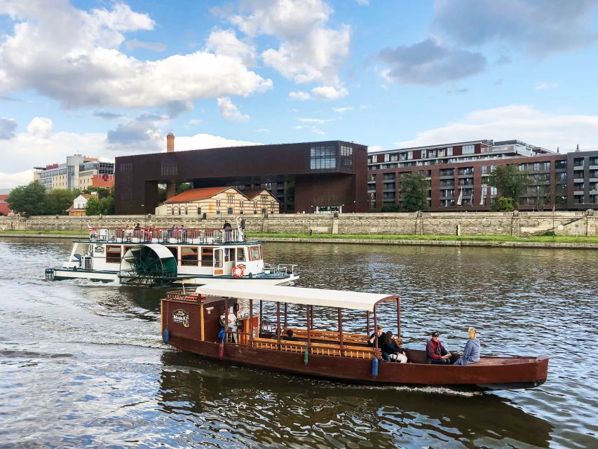Krakow: Sightseeing Cruise by Vistula River - Dębnicki Bridge to Norbertines: Bridges, Districts, and River Details