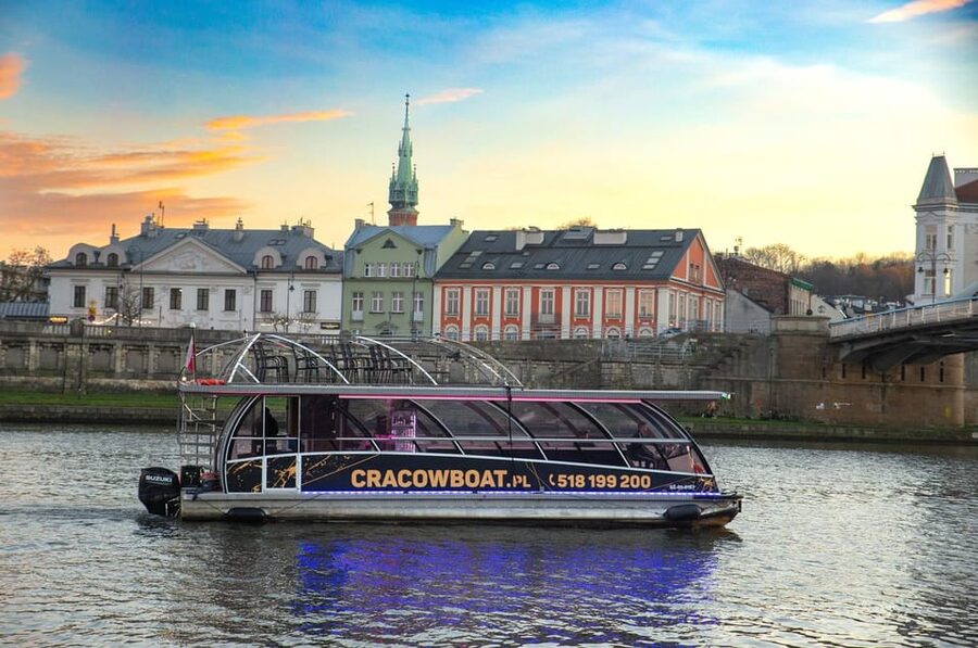Krakow: Sightseeing Cruise on Vistula River with Audio Guide - The audio guide: how it keeps the cruise from feeling random