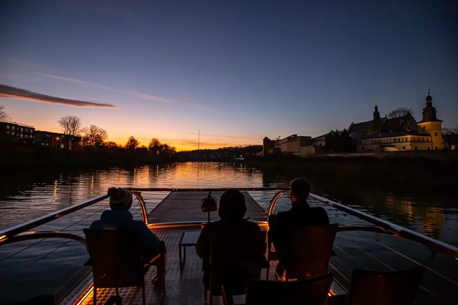 Krakow: Sightseeing Cruise on Vistula River with Audio Guide - Price and value: what $26 buys you for one hour