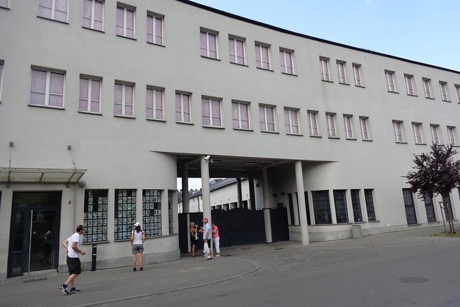 Krakow: Skip the line Oskar Schindler’s Museum Private Tour - Price and Value: Is $116.55 Worth It?