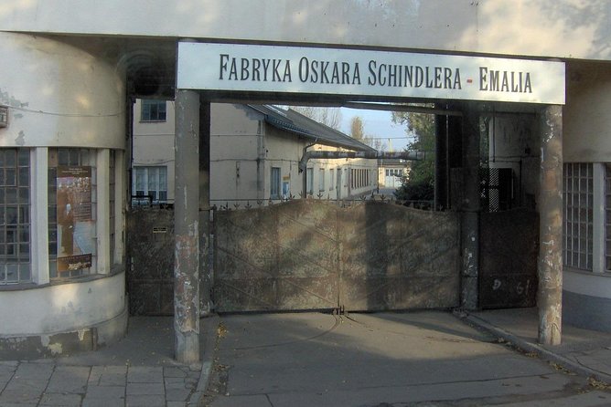 Krakow: Skip the line Oskar Schindler’s Museum Private Tour - Meeting at Lipowa 4 and the Schedule Reality Check