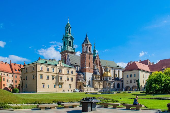 Krakow Skip The Line Wawel Castle and Cathedral Private Tour - Wawel Royal Castle: where the time-saving really matters