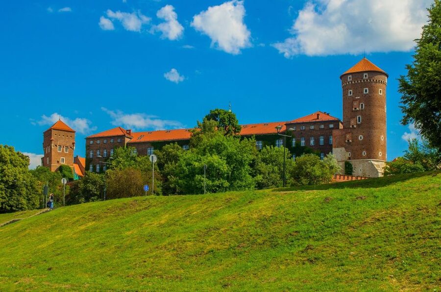 Krakow: Skip the Line Wawel Castle & Cathedral Private Tour - The optional 3-hour upgrade: Wawel Cathedral interior and royal ceremonies