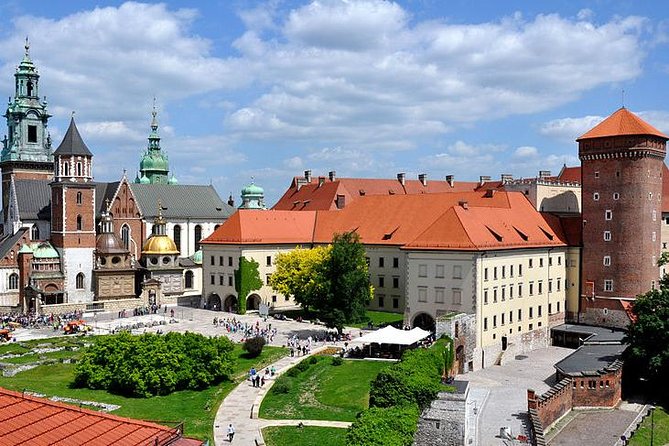 Krakow Small Group Tour from Warsaw with Lunch, Schindler's Factory included - St. Mary’s Basilica: short stop, famous altar, included entry