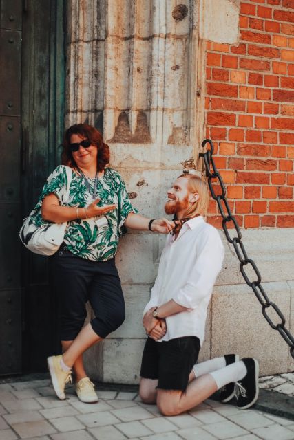 Krakow: Spooky Tales Guided Walking Tour - Cobblestones, Executioners’ Spots, and the Chapel of Last Nights