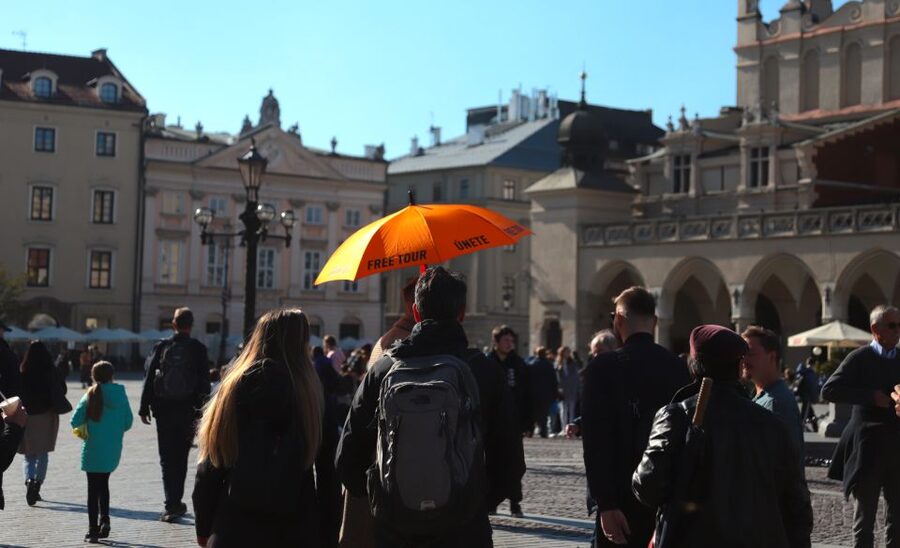 Krakow: The Old Town Walking Tour - Meeting the orange umbrella at St. Mary’s Basilica