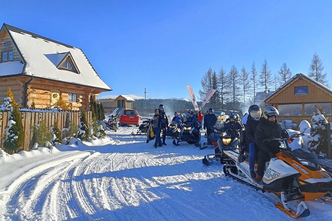 Krakow to Zakopane: Snowmobiles, Hot Springs and Tasting Fun Tour - Meeting point in Krakow and how to avoid bus chaos