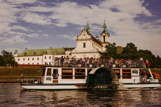 Krakow Vistula River 1 Hour Sightseeing Cruise - Meeting at AQUA FUN and Picking the Best Spot on Board
