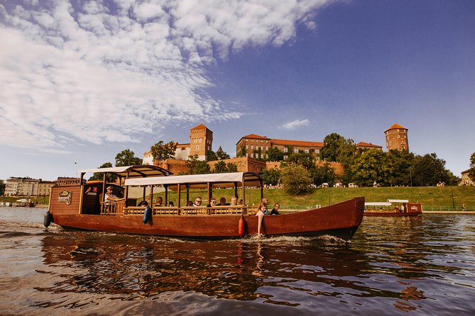 Krakow Vistula River 1 Hour Sightseeing Cruise - Weather, Boat Types, and Comfort on the Vistula