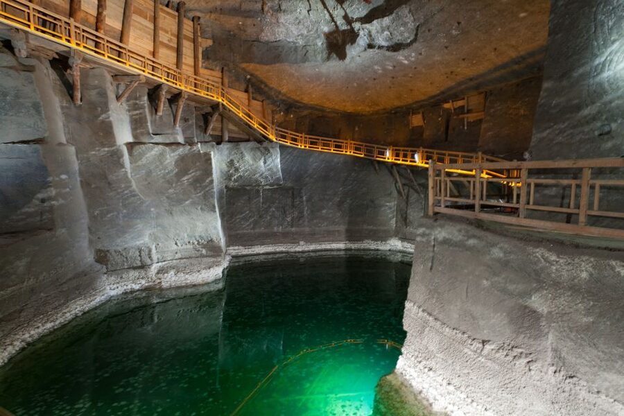 Krakow: Vistula River Cruise and Wieliczka Salt Mine Tour - Entering the Church of St. Kinga: Salt That Looks Like Art