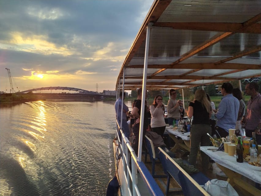 Krakow: Vistula River Cruise with Historical Views - Getting There: Meeting at Powiśle Street, Bend of the Vistula