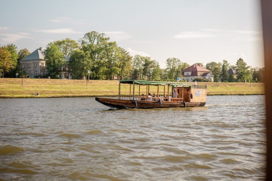 Krakow: Vistula River Sightseeing Cruise ️ - Price value: what $16 buys you in real sightseeing terms
