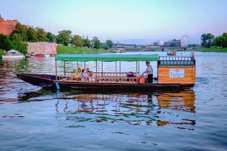 Krakow: Vistula River Sightseeing Cruise ️ - Rain or shine: how to stay comfortable on the Vistula