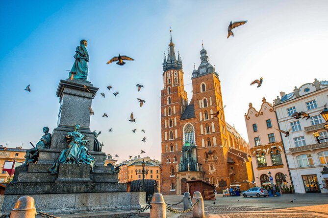 Krakow Walking Tour with Audioguide on Your Smartphone - How the TouringBee audio guide works on your phone