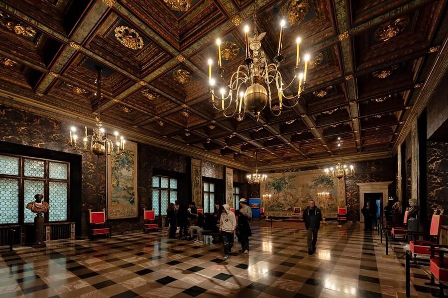 Krakow: Wawel Castle and Cathedral Guided Tour - Why Wawel is the one stop that makes Krakow click