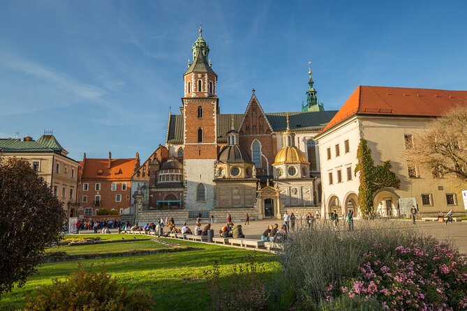 Krakow: Wawel Castle & Cathedral Guided Tour - Wawel Royal Castle: Art, Armor, and the Ottoman Tents