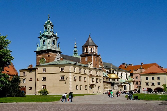 Krakow: Wawel Castle & Cathedral Guided Tour - How to Get the Most Out of the Guide’s Storytelling