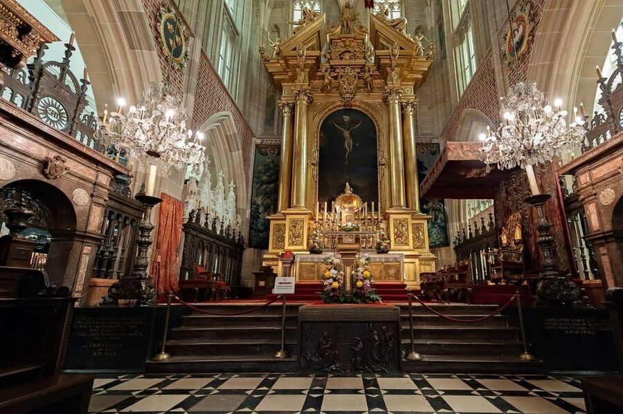 Krakow: Wawel Castle & Cathedral, Old Town & City Basilica - Old Town UNESCO walk: getting your bearings fast