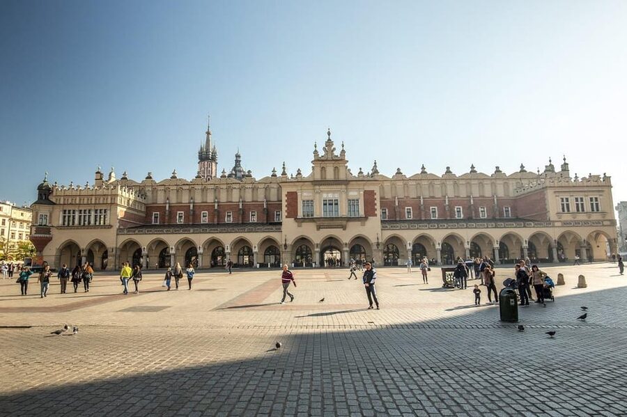Krakow: Wawel Castle & Cathedral, Old Town & City Basilica - Should you book this tour?