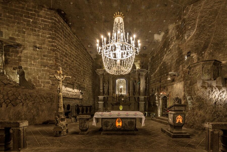 Krakow: Wawel Castle, Cathedral, Salt Mine, and Lunch - Meeting Your Guide at Piotr Skarga Monument in Krakow