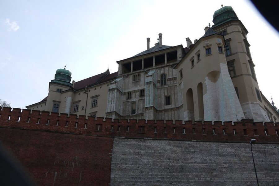 Krakow: Wawel Castle Guided Tour - Wawel hill viewpoint, the short walk that pays off
