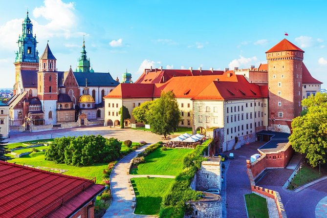 Krakow: Wawel Castle Guided Tour with Skip-The-Line Entry - Wawel Cathedral and Zygmunt Tower: crowns, tombs, and the best city view payoff