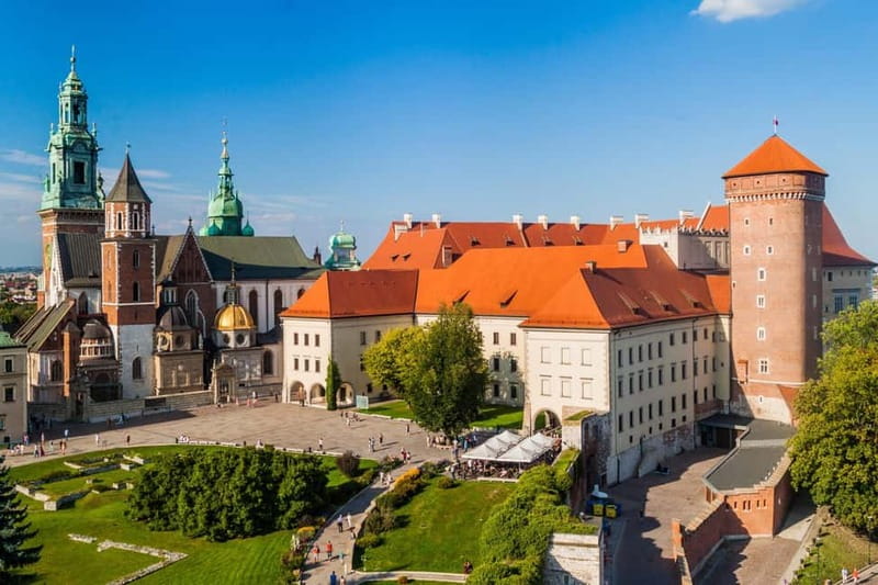 Krakow: Wawel Cathedral Guided Tour with Admission Tickets - Entering Wawel Cathedral: Why It Feels Like Poland’s Notre Dame