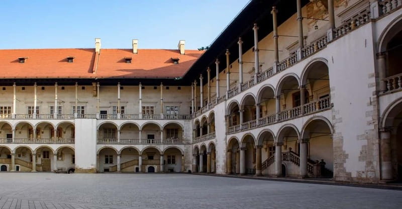 Krakow: Wawel Cathedral Guided Tour with Admission Tickets - Who’s Buried at Wawel Cathedral: Royals, Heroes, Saints, Poets