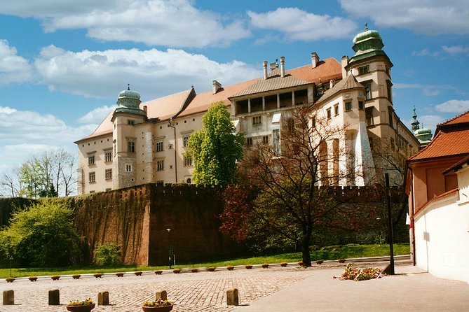 Krakow - Wawel Sightseeing of the Royal Hill - Wawel Cathedral: A Quick Outside Look That Still Feels Meaningful