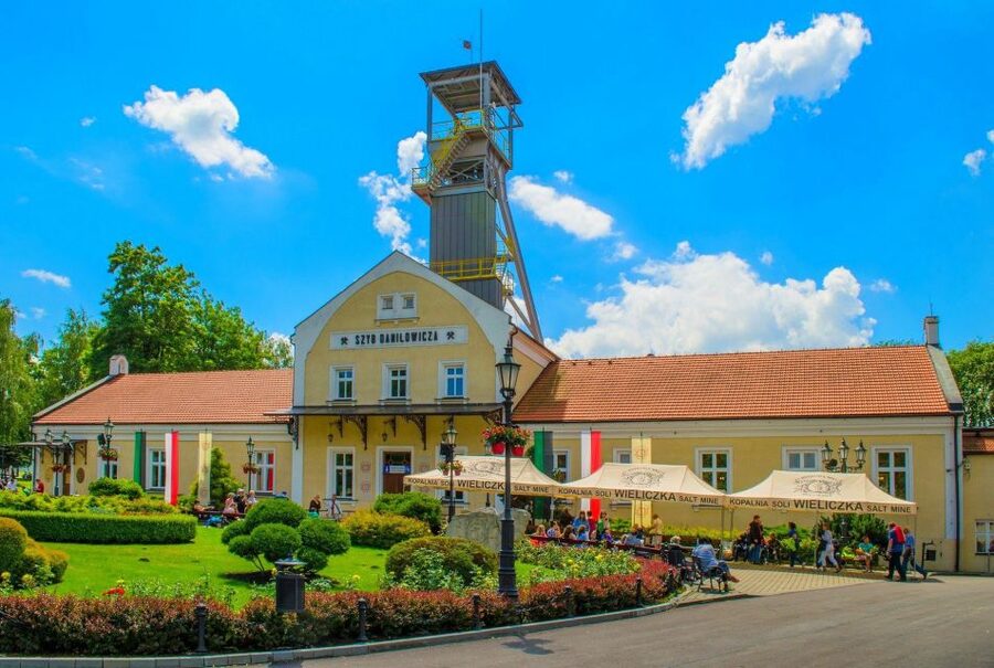 Krakow: Wieliczka Salt Mine Fast-Track Ticket & Guided Tour - Getting out and back: the long walk can be real
