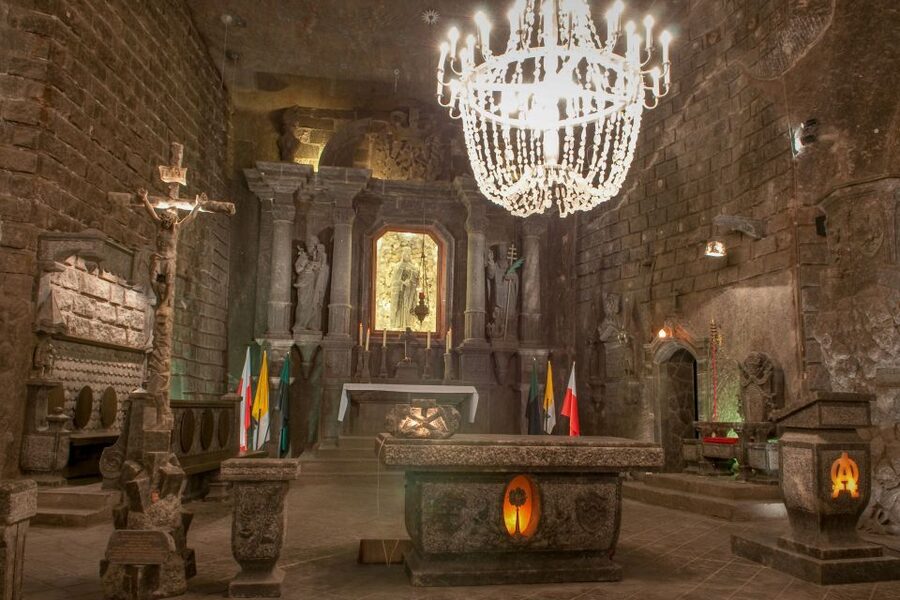 Kraków: Wieliczka Salt Mine Guided Tour with Hotel Pickup - The Szola elevator exit, and why the ending is part of the story