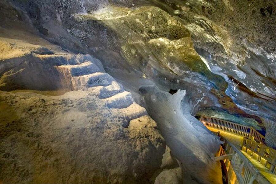 Kraków: Wieliczka Salt Mine Guided Tour with Hotel Pickup - What you should bring, and what to avoid