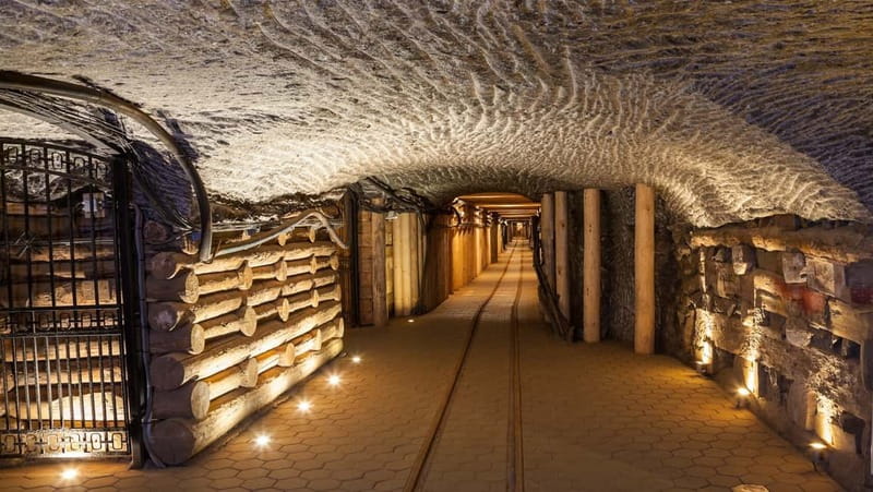 Kraków: Wieliczka Salt Mine Guided Tour with Transfer - Your guided tour inside: chambers, sculptures, and what to look for