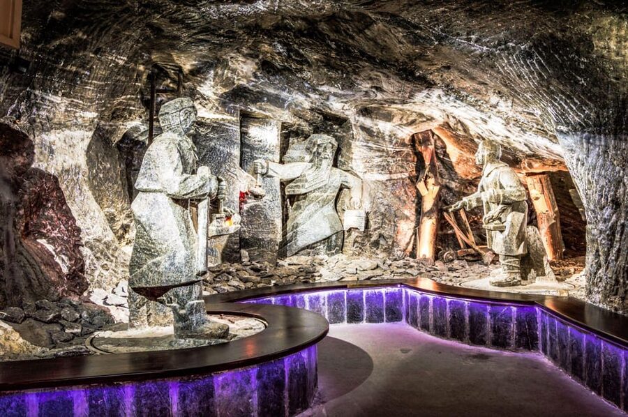Krakow: Wieliczka Salt Mine Skip-the-Line Live Guided Tour - Why Wieliczka Salt Mine Feels Like an Underground City