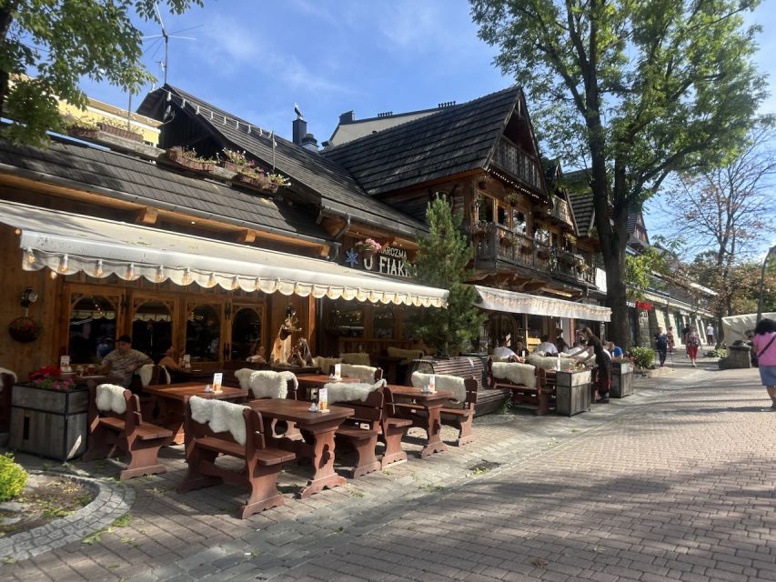 Krakow: Zakopane and Chochołowskie Bath Full Day Trip - Zakopane town time: how to use your walking window on Krupówki Street