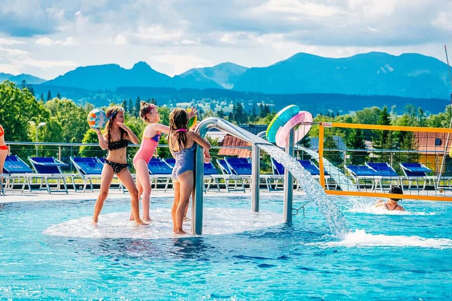 Krakow: Zakopane and Thermal Pools Tour with Hotel Pickup - Gubałówka Hill: the funicular ride for big views, less effort