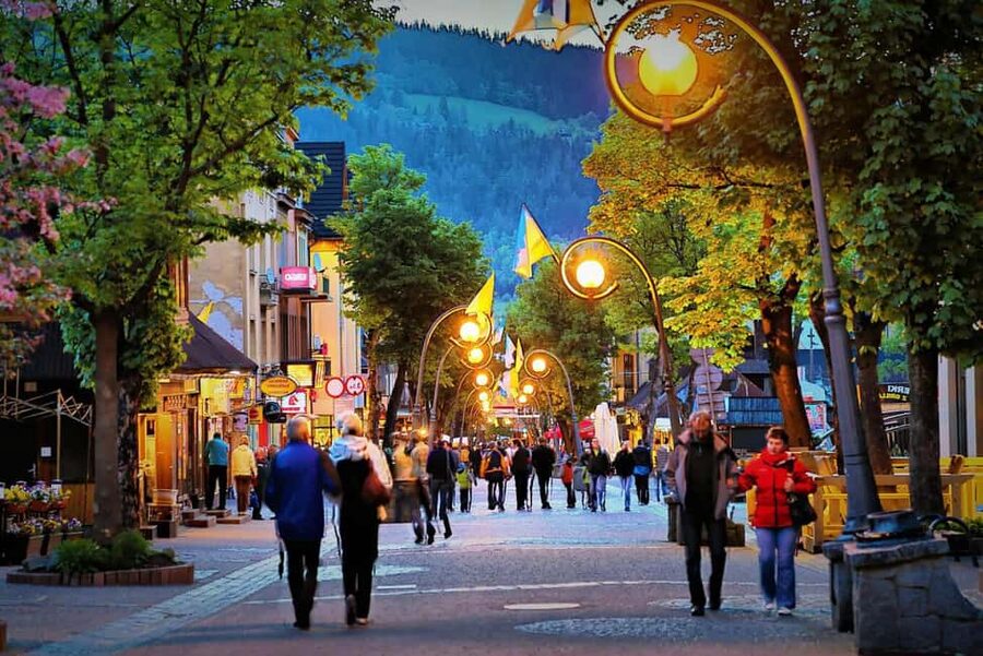 Krakow: Zakopane, Morskie Oko, and Cheese Tasting Tour - Zakopane’s Krupówki Street: shopping and mountain-air downtime