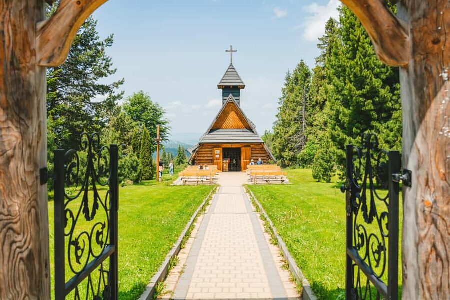 Krakow: Zakopane One Day Trip with Funicular & Thermal Pools - Stop 2: Gubałówka via the funicular, for real mountain views