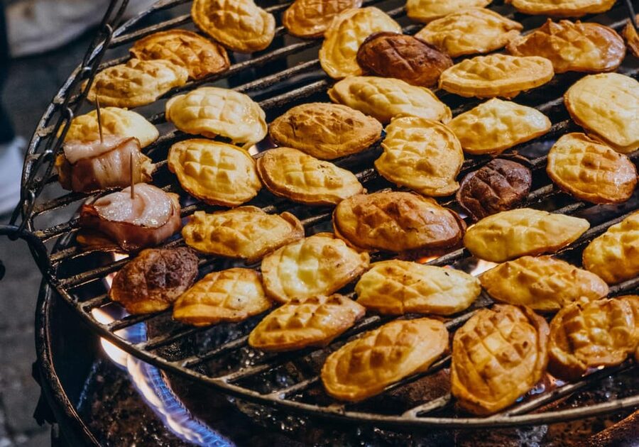 Krakow: Zakopane Tatra Mountains, Cable Car, Local Tasting - Chochołów wooden village: where the carvings are the main event