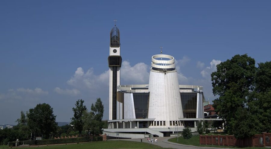 Łagiewniki-Sanctuary of Divine Mercy and John Paul II - Transport and Timing: What the Countryside Adds to the Day