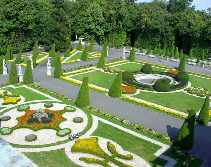 Lazienki Park and Museum of King Jan III Palace at Wilanow - Myśliwiecki Palace and the Power of Side Sights