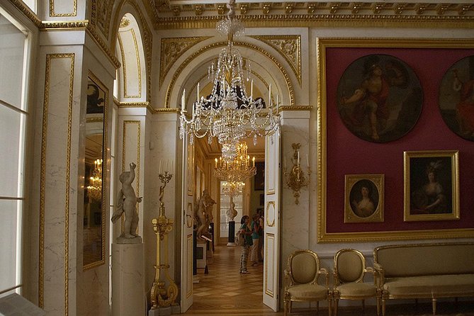 Lazienki Park + Museum of King Jan III's Palace at Wilanow:Small group /Pick-up/ - The hidden value: pairing two royal landscapes without doubling your travel
