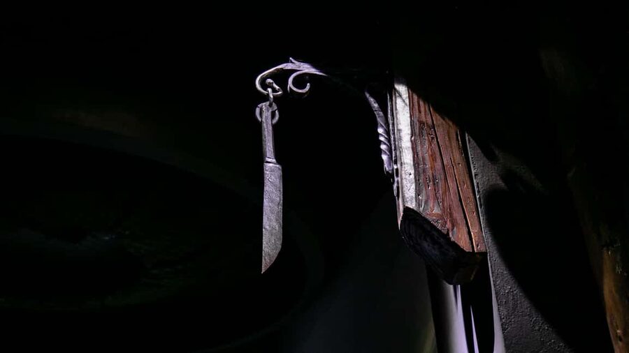 Legends of Cracow Show - What actually happens on stage: robots, film screens, and shadow theatre