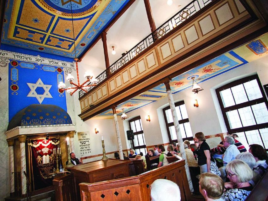 Lodz: Jewish Heritage Private Tour - Łódź makes Jewish heritage feel real, not museum-flat