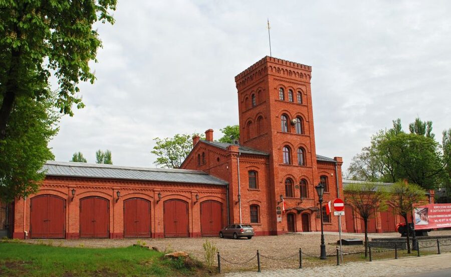 Lodz Old Town Manufaktura Highlights Private Walking Tour - The 3-Hour Option Adds EC1, OFF Piotrowska, and Sienkiewicz Park