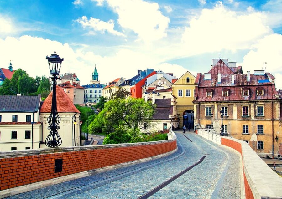 Lublin & Majdanek Small-Group Tour from Warsaw with Lunch - Warsaw Pickup and the Drive to Majdanek: Comfortable Start, Clear Direction