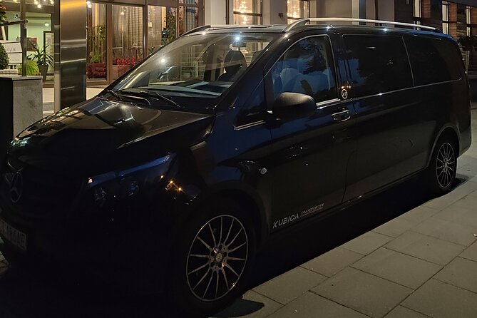 Luxury airport transfer from Lodz to Warszawa Chopin Airport - Meet-and-greet pickup in Lodz, at the exact address you choose