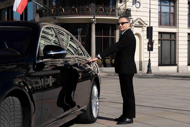 Luxury Warsaw Chopin Airport Transfer by private Limousine - Flight monitoring and the included 1-hour wait