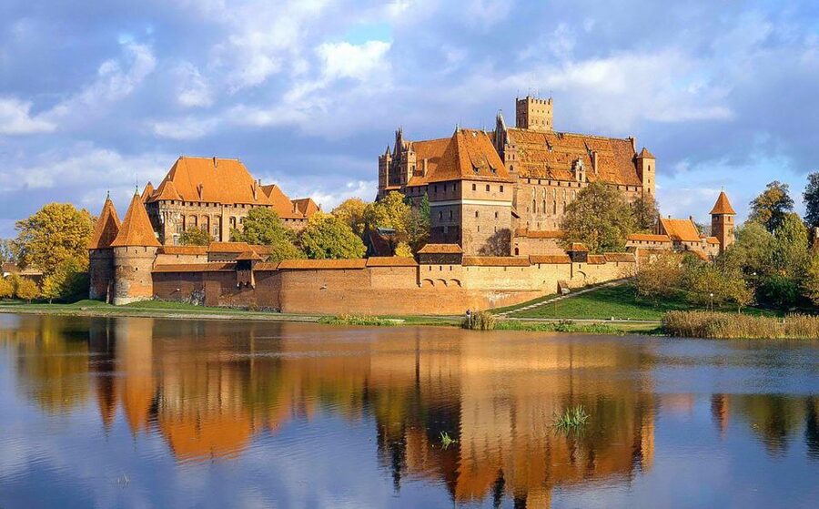 Malbork Castle Half Day Private Tour - What 6 hours means on the clock, and how to pace it